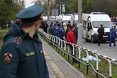 Спецборт МЧС вылетел в Ижевск из-за стрельбы в школе: Политика: Россия: Lenta.ru0