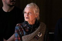 Стала известна судьба модного дома покойной Вивьен Вествуд: Явления: Ценности: Lenta.ru0