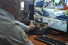 Стали известны подробности о повалившем и поцеловавшем ребенка россиянине: Происшествия: Россия: Lenta.ru0