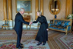 Стало известно о конфликте между премьер-министром Британии и Карлом III: Политика: Мир: Lenta.ru0