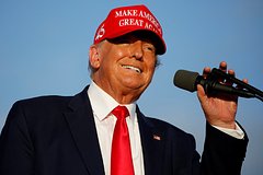 Стало известно о планах Трампа объявить об участии в выборах президента: Политика: Мир: Lenta.ru0