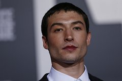 Стало известно о желании Эзры Миллера возглавить революцию коренных народов США: Кино: Культура: Lenta.ru0