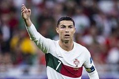 Стало известно о желании клуба из Лиги чемпионов подписать контракт с Роналду: Футбол: Спорт: Lenta.ru0