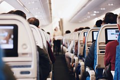Стюардесса опровергла хитрый лайфхак туристов получить лишние сиденья в самолете: Мир: Путешествия: Lenta.ru0