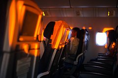 Стюардессы отказали пассажирке-инвалиду в кресле и вынудили уйти с борта ползком: Мир: Путешествия: Lenta.ru0