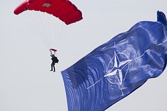 Страны НАТО проведут учения по ядерному сдерживанию: Политика: Мир: Lenta.ru0