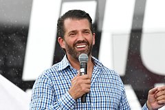 Сын Трампа высмеял стремление Байдена помогать Зеленскому: Политика: Мир: Lenta.ru0