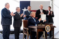 Трамп высказался о вызове на допрос по делу о штурме Капитолия: Политика: Мир: Lenta.ru0