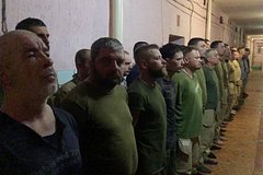 Украинский военнопленный призвал сослуживцев не сопротивляться: Украина: Бывший СССР: Lenta.ru0