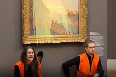 В Германии освободили обливших пюре картину Моне экоактивистов: Искусство: Культура: Lenta.ru0