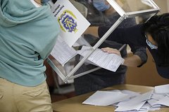 В Херсонской области подсчитали 100 процентов голосов на референдуме: Украина: Бывший СССР: Lenta.ru0