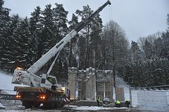 В Кремле отреагировали на снос советских памятников в Прибалтике: Общество: Россия: Lenta.ru0