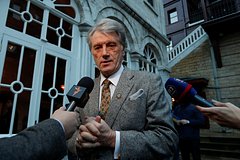 В ЛНР заявили о намеренном решении Ющенко вывести военные части из Донбасса: Политика: Россия: Lenta.ru0