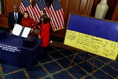 В офисе Зеленского допустили прекращение поддержки Украины со стороны США: Украина: Бывший СССР: Lenta.ru0