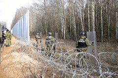 В Польше завершили строительство стены на границе с Белоруссией: Политика: Мир: Lenta.ru0