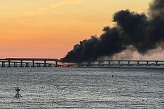 В России пожар на Крымском мосту назвали диверсией: Происшествия: Россия: Lenta.ru0
