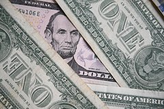 В России упал интерес к доллару: Госэкономика: Экономика: Lenta.ru0
