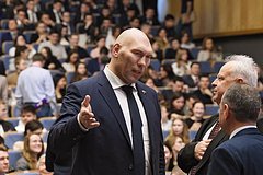 Валуев рассказал о походе в военкомат после получения повестки: Бокс и ММА: Спорт: Lenta.ru0