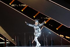 Верку Сердючку накажут за исполнение песни на русском языке: Музыка: Культура: Lenta.ru0