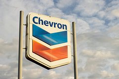 Власти США разрешили Сhevron импортировать нефть из Венесуэлы: Рынки: Экономика: Lenta.ru0