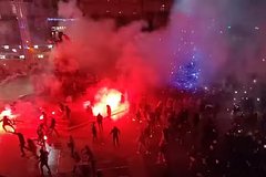 Во Франции прошли столкновения между футбольными болельщиками: Общество: Мир: Lenta.ru0