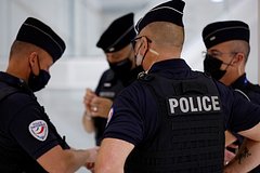 Во Франции задержали украинцев по подозрению в производстве детской порнографии: Преступность: Мир: Lenta.ru0