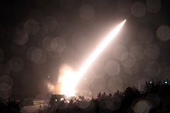 Выпущенная Южной Кореей во время учений с США ракета упала на полигоне: Происшествия: Мир: Lenta.ru0