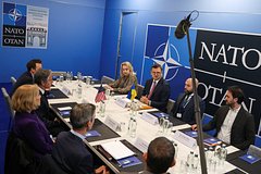 Захарова указала на незаинтересованность НАТО в решении конфликта на Украине: Политика: Мир: Lenta.ru0