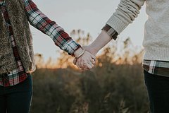 Замужняя женщина влюбилась в коллегу и привела его в дом к мужу и детям: Люди: Из жизни: Lenta.ru0