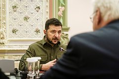 Зеленский поручил проверить заявления мэра Одессы о нежелании сносить памятники: Украина: Бывший СССР: Lenta.ru0