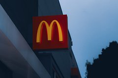 Женщина сделала необычный заказ в «Макдоналдсе» и озадачила пользователей: Coцсети: Интернет и СМИ: Lenta.ru0