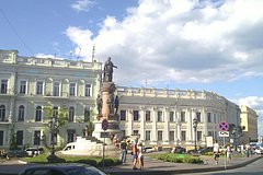 Жители Одессы захотели снести памятник Екатерине II: Украина: Бывший СССР: Lenta.ru0