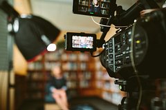 Журналистка пожаловалась на потерю работы и угрозы после фильма о Донбассе: Пресса: Интернет и СМИ: Lenta.ru0